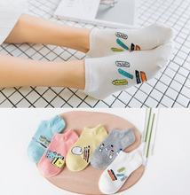 Load image into Gallery viewer, High Quality Cute Striped Women Casual Cotton Socks - smilybee
