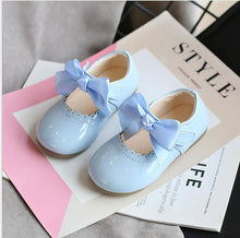 Load image into Gallery viewer, Beautiful Summer Breathable Bow Shoes for Baby Girls - smilybee