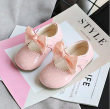 Load image into Gallery viewer, Beautiful Summer Breathable Bow Shoes for Baby Girls - smilybee