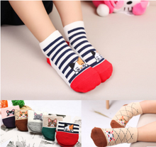 Load image into Gallery viewer, High Quality Cute Striped Women Casual Cotton Socks - smilybee
