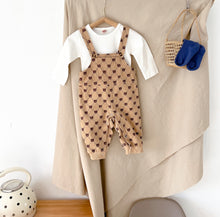 Load image into Gallery viewer, Baby bear strap pants in Spring
