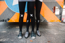 Load image into Gallery viewer, Zohara "Kiss And Tell" Light Grey Print Tights
