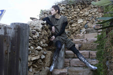Load image into Gallery viewer, Zohara "Paint It Black" Grey Silver Print Tights
