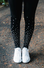 Load image into Gallery viewer, Zohara "Rise And Shine" Silver Print Tights
