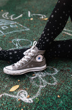 Load image into Gallery viewer, Zohara "Rise And Shine" Silver Print Tights
