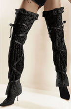 Load image into Gallery viewer, Roza Lady Black Stockings
